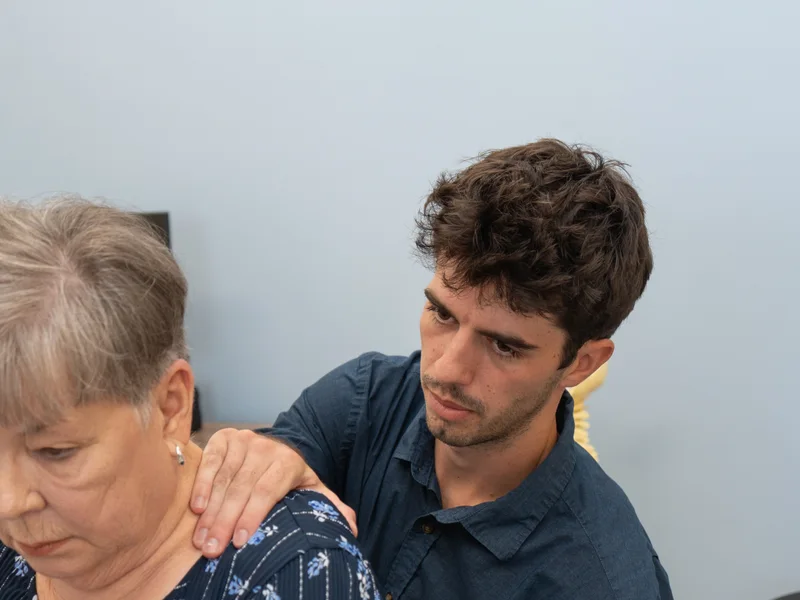 Chiropractic care for elbow pain at Atnip Chiropractic in Owensboro