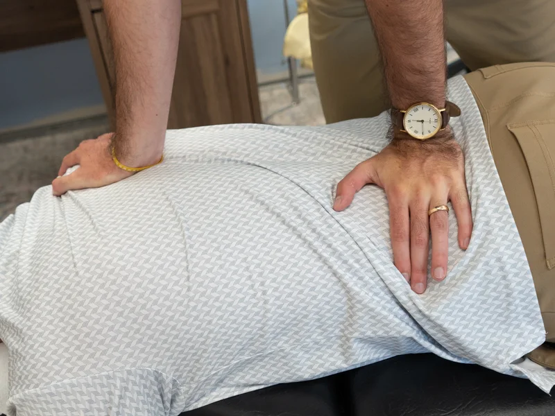 How Atnip Chiropractic treats hip pain in Owensboro